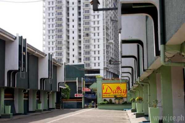 Daisy Drive Inn, Manila