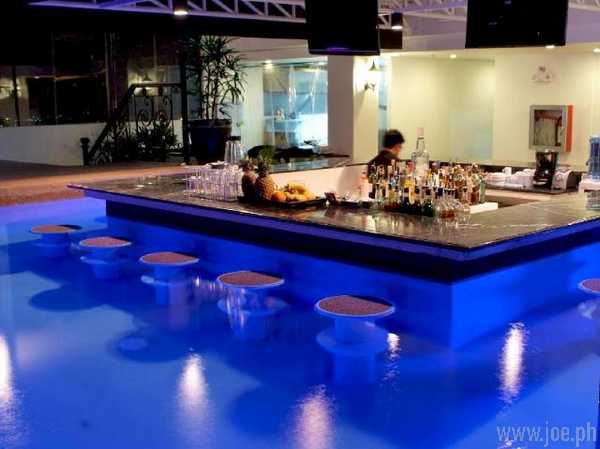 The Penthouse Hotel, Angeles / Clark