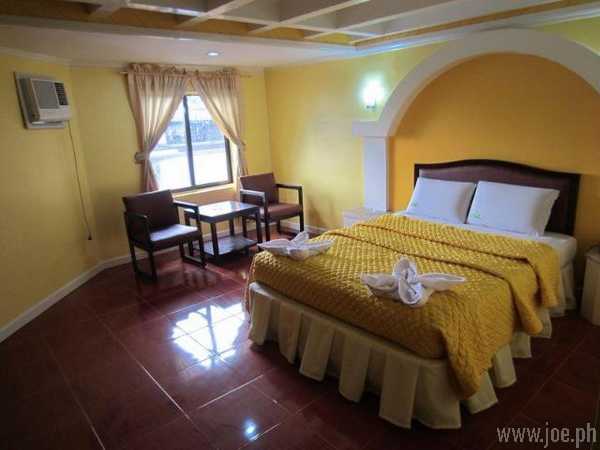 Town and Country Hotel V Mapa, Manila