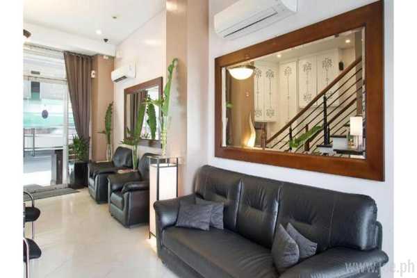 Townhouse OAK Avitel Hotel near Osmena Highway, PNR Pasay Station, Metro Manila, Manila