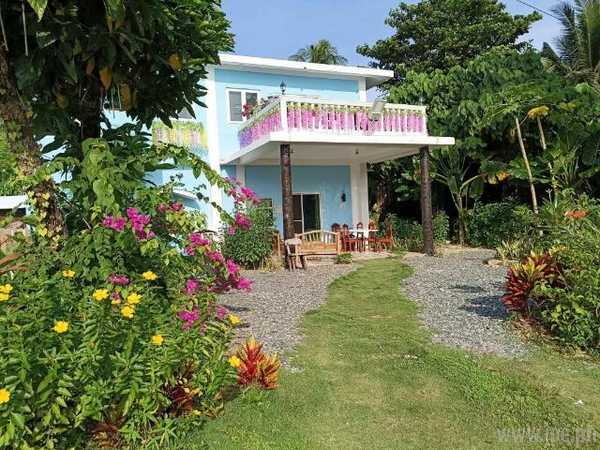 Whitesands Beach Resort, Siargao Island