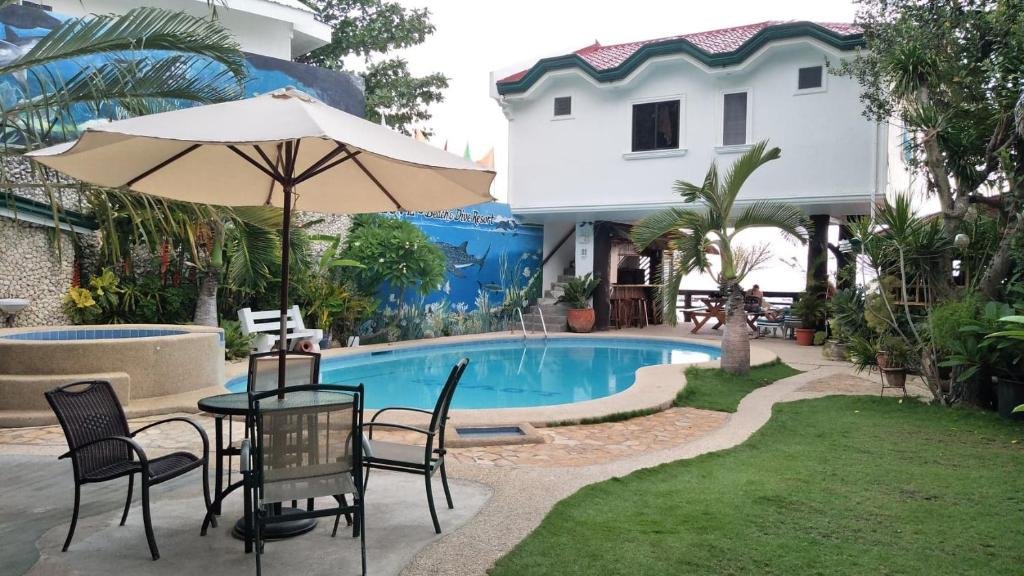 Loves Beach and Dive Resort Moalboal