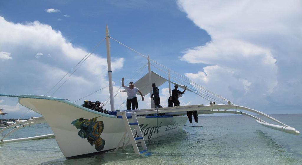 Magic Island Dive Resort, Moalboal, Cebu