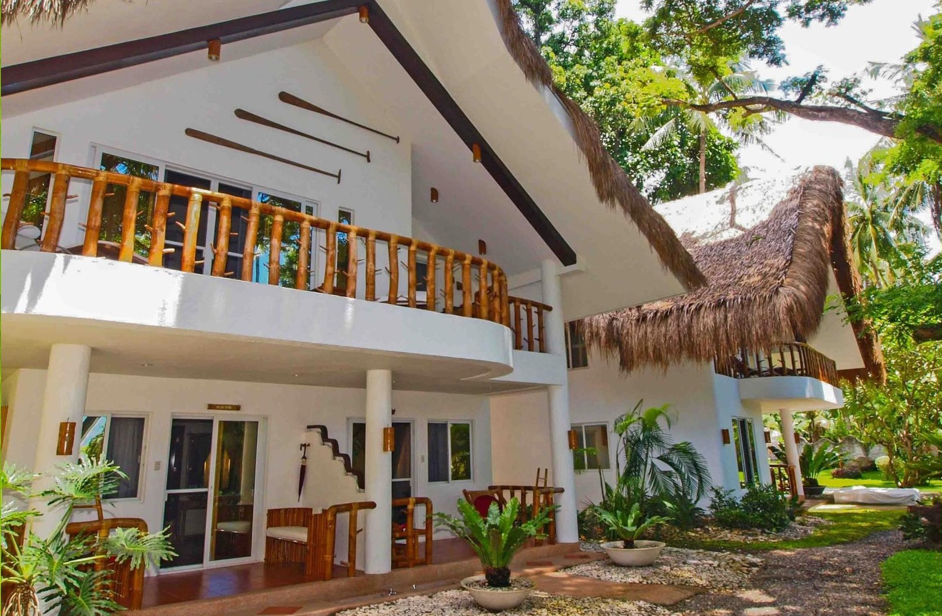 Pura Vida Beach and Dive Resort