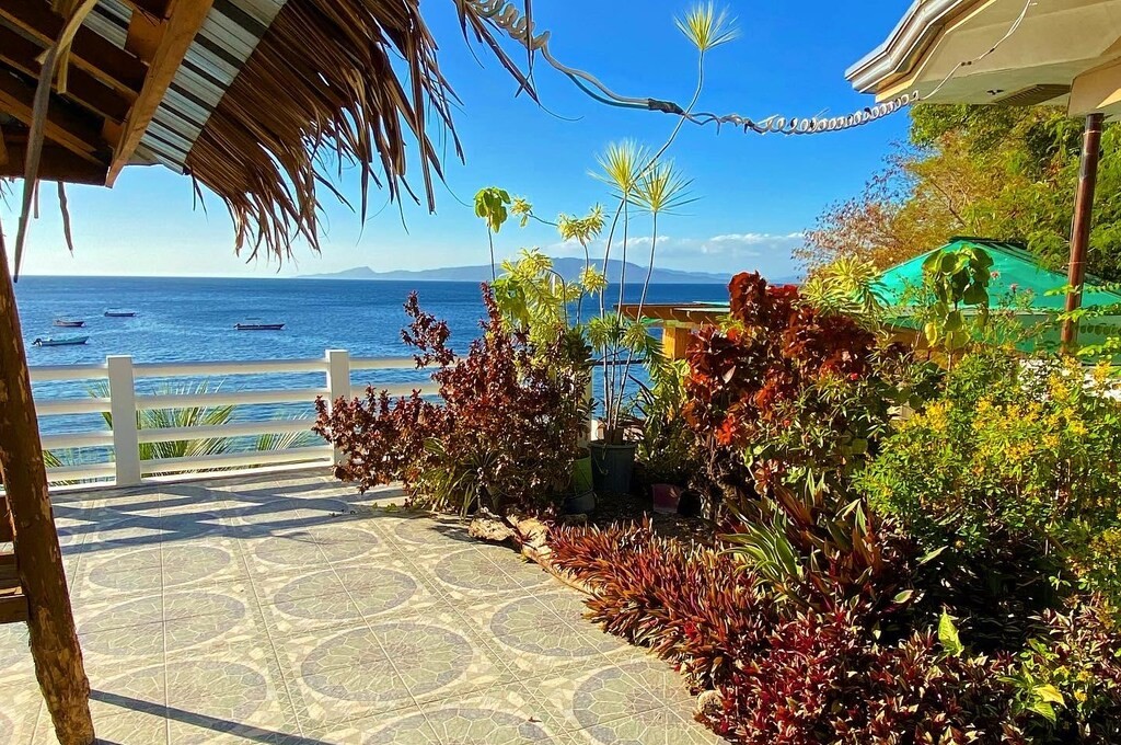 Tinas reef dive and resort, Puerto Galera
