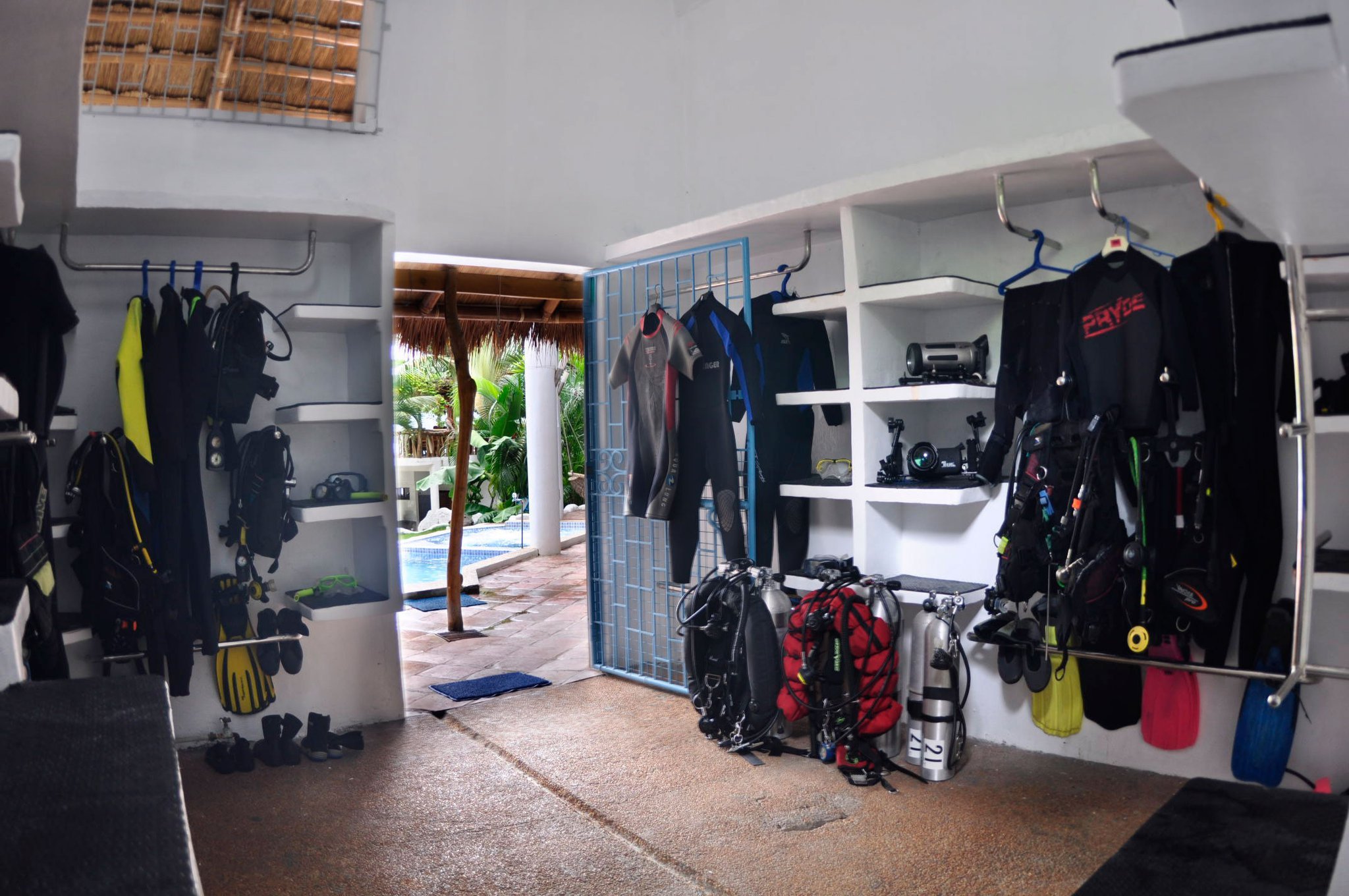 Dolphinbay Beachfront Resort Puerto Galera